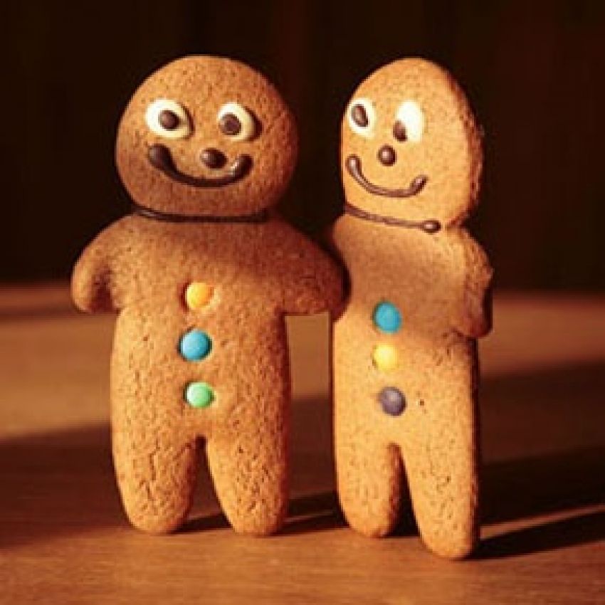 2 Gingerbread Men