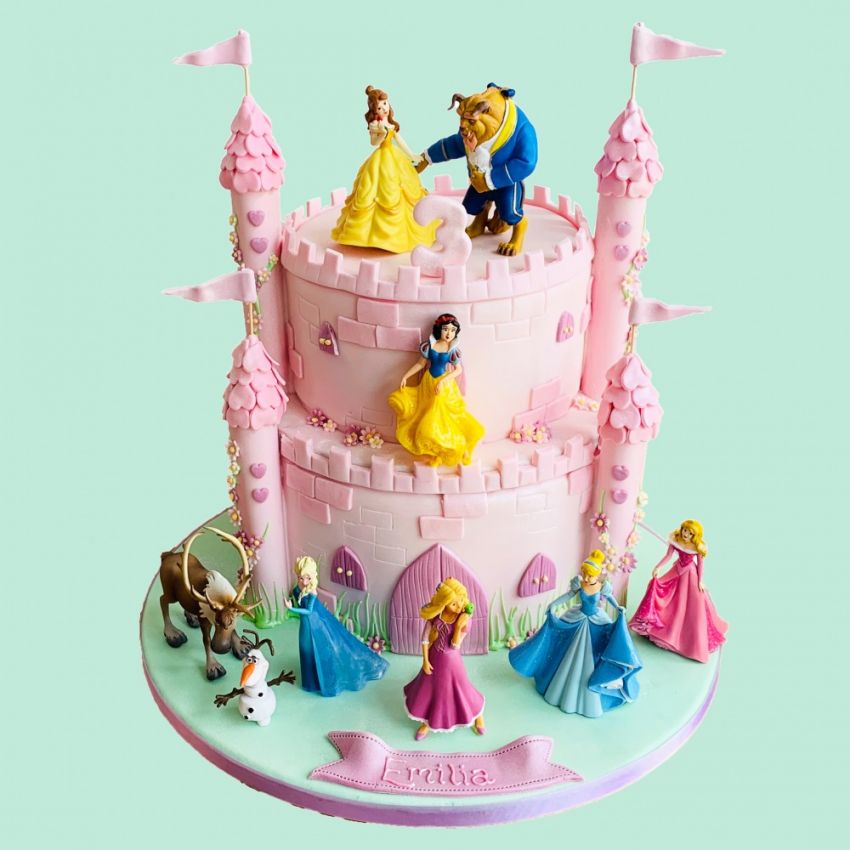 Disney Princess Castle (Feeds 35)