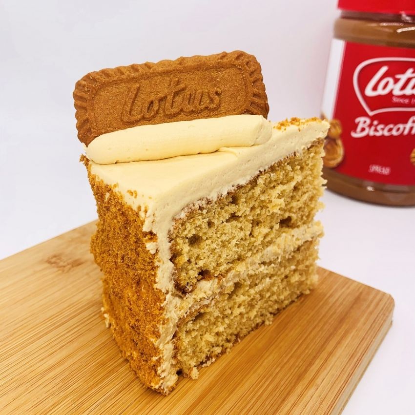 Lotus Biscoff Cake (10 Large Slices)